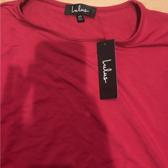 LULU’S LOOK AT ME NOW RED DOLMAN SLEEVE CROP TOP - Picture 4 of 5